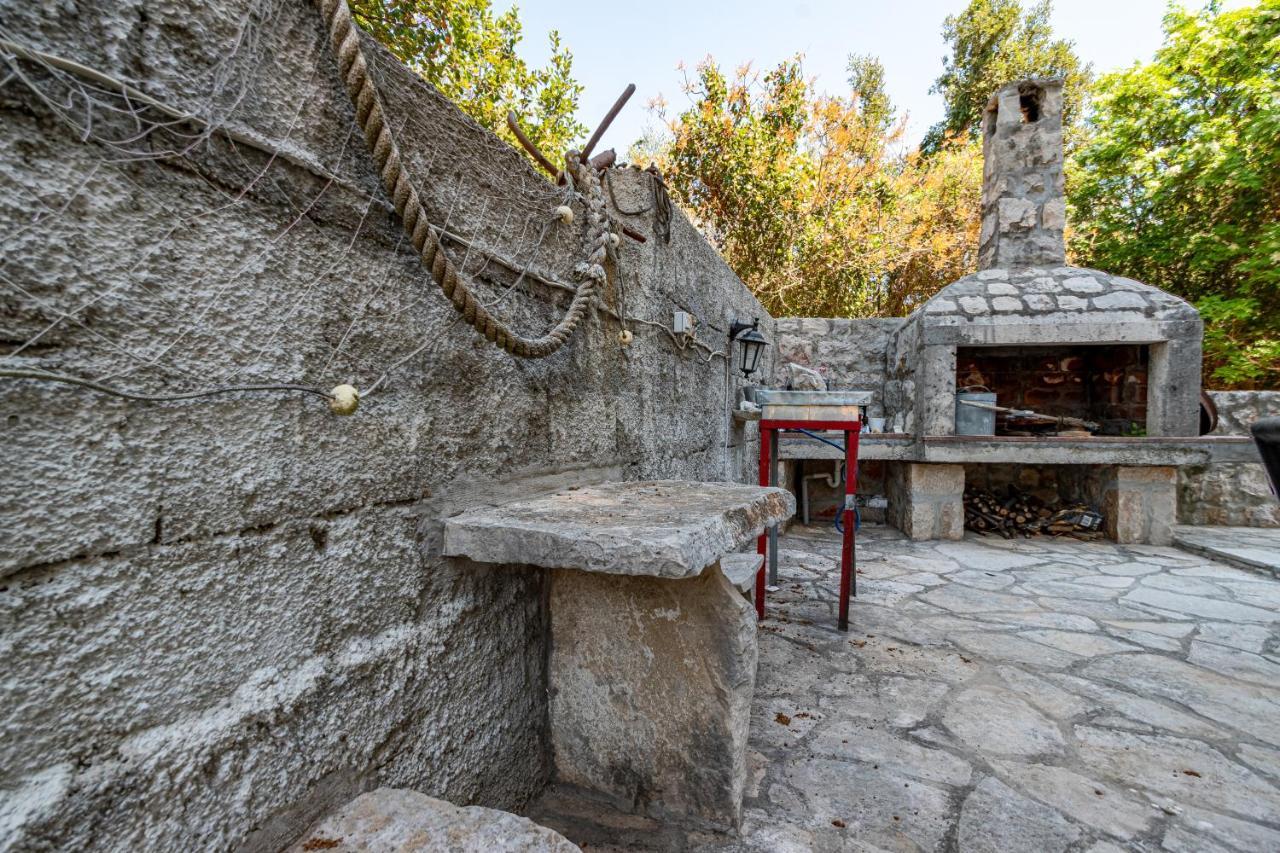 Apartments And Rooms With Parking Space Mali Ston Exterior photo