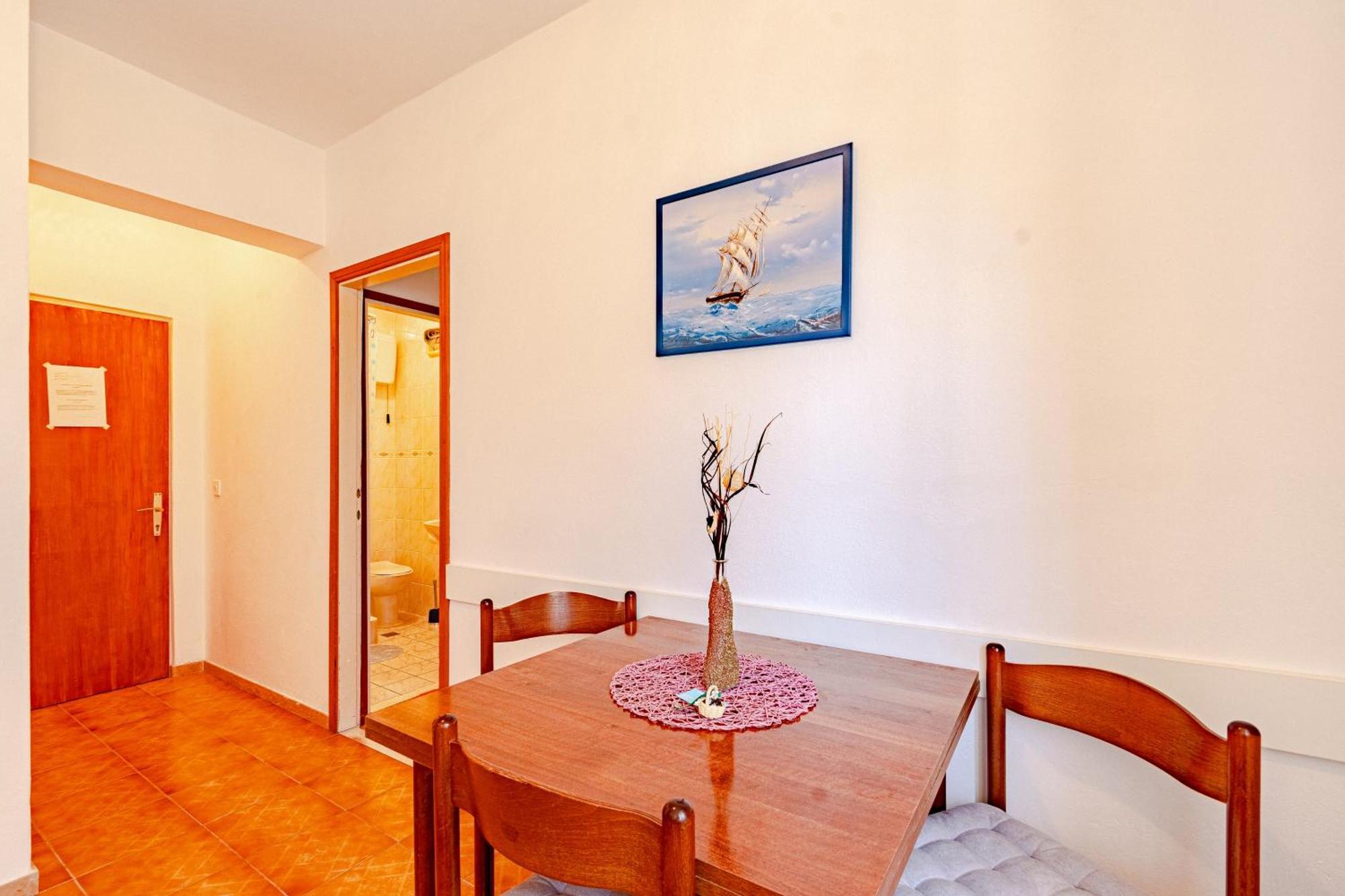 Apartments And Rooms With Parking Space Mali Ston Room photo